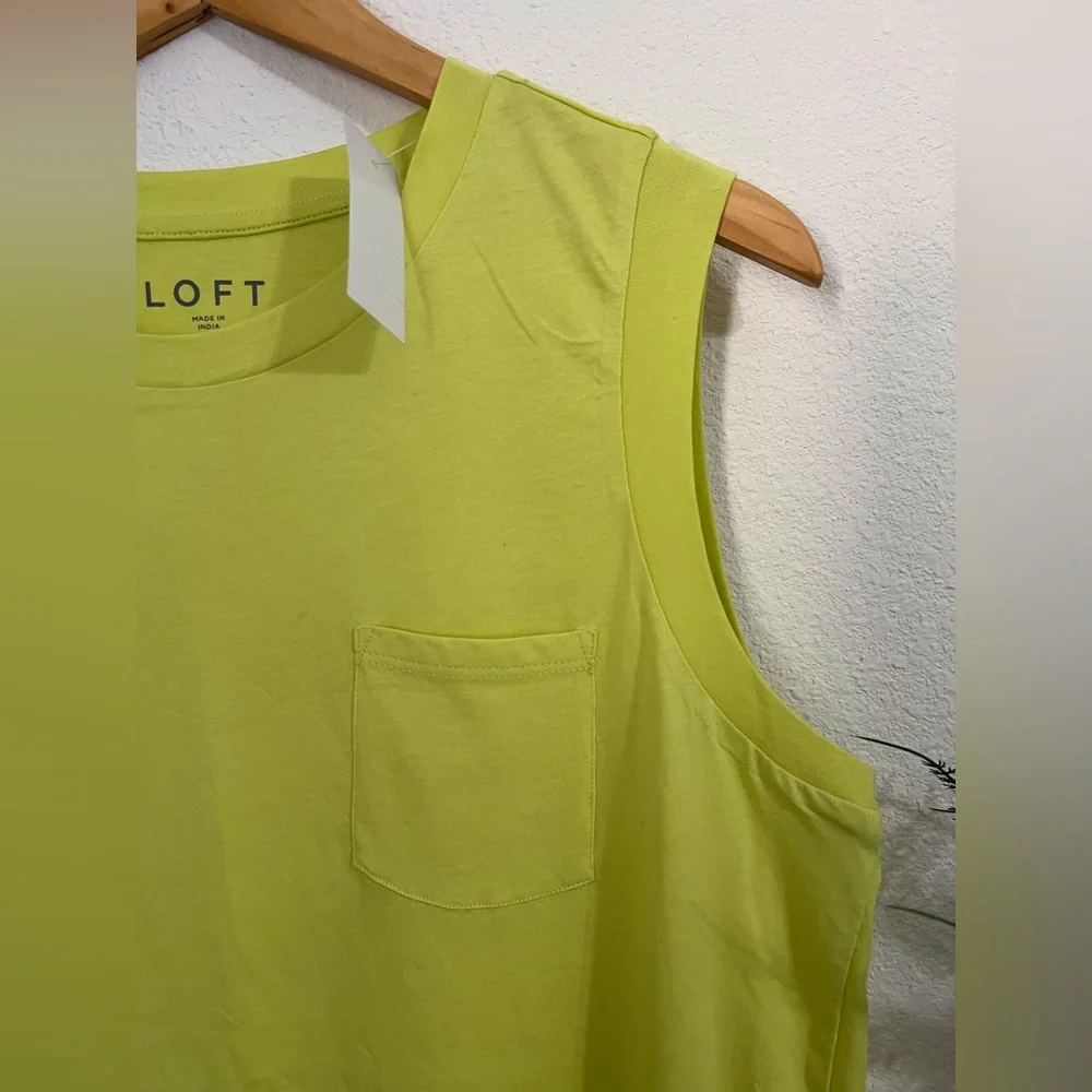 Loft Women’s Neon Yellow Sleeveless Top Size Medium NWT - Picture 2 of 5